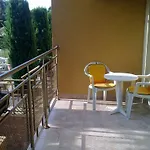 Elias Golden Sands